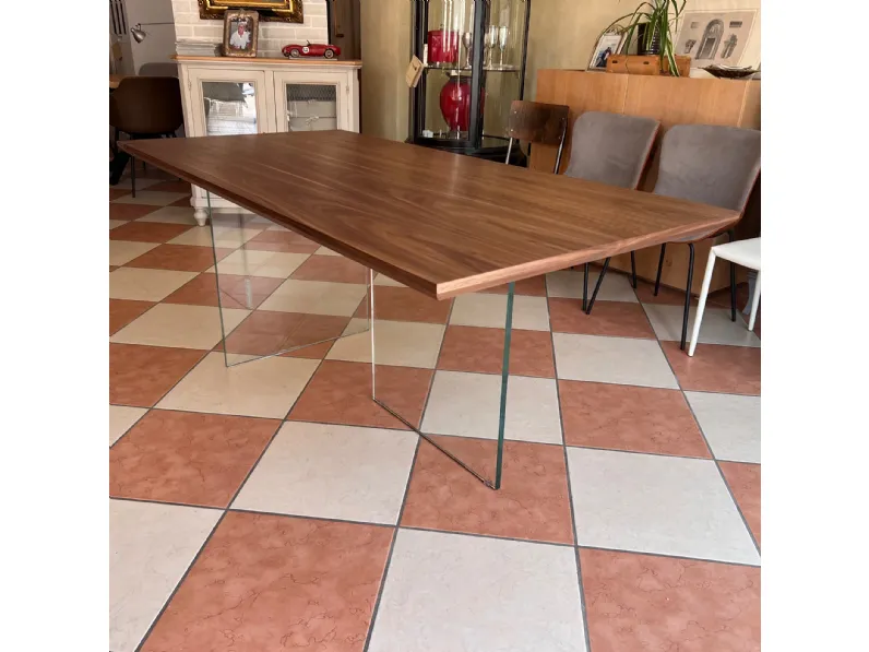 🌿 Tavolo Fly in Noce Canaletto – Design artigianale bassanese, personalizzabile e 100% Made in Italy!